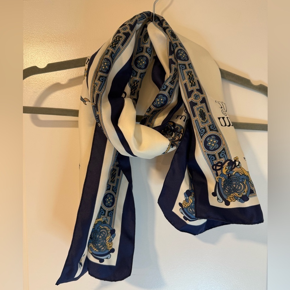 Celtic Renaissance Design Rectangle Scarf in Cream & Blue - Picture 2 of 6